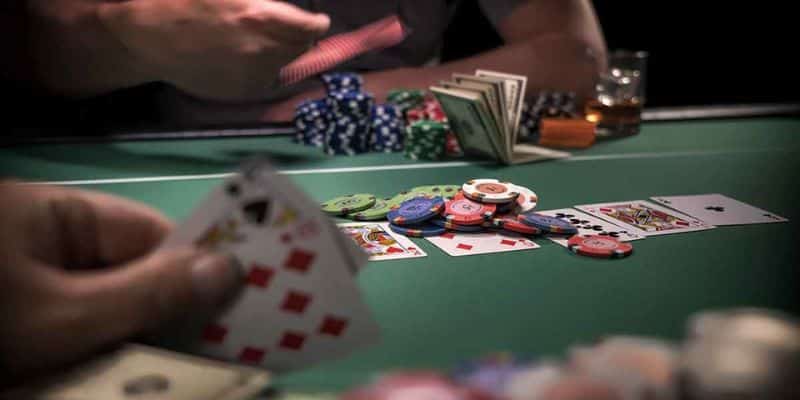 Cách đánh bài Poker dễ thắng với chiến thuật hay